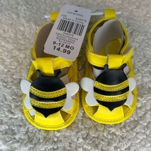 Rising Star Yellow Bumble Bee Baby Sandals NWT 9-12 Months